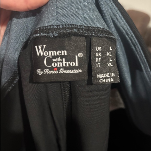 NWT Women with Control Black Stretchy Pull-On Jeans - Picture 7 of 8